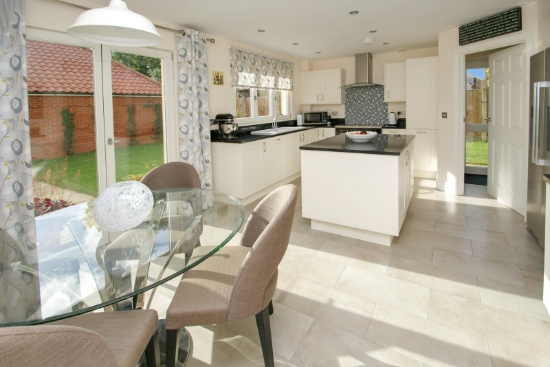 Images for Wintershull Close, LITTLE CANFIELD EAID:fordycefurnivallapi BID:2