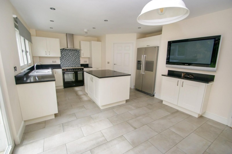 Images for Wintershull Close, LITTLE CANFIELD EAID:fordycefurnivallapi BID:1